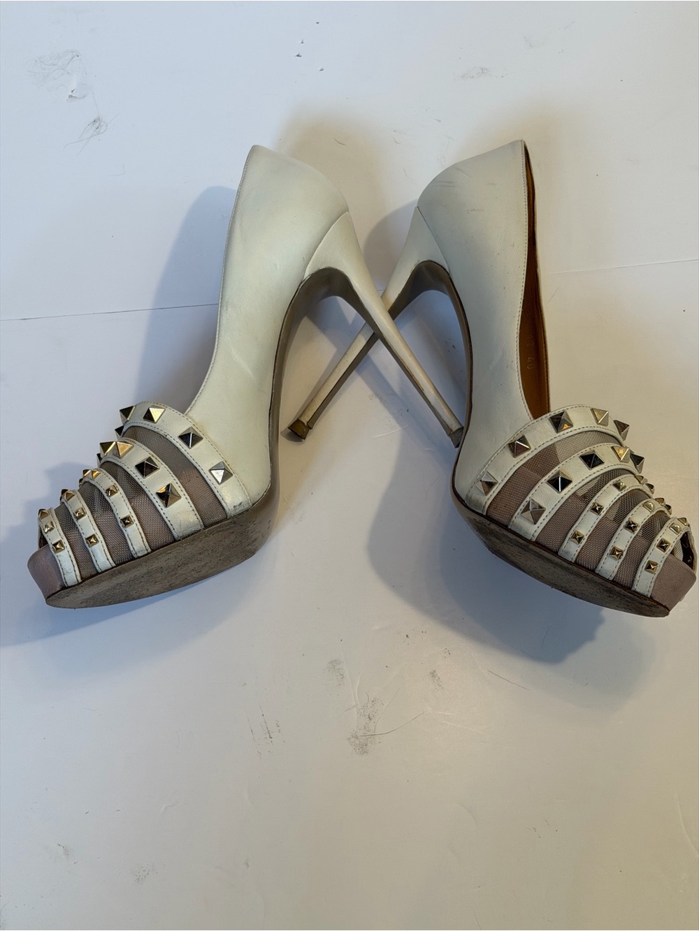 ✨authentic✨ Valentino Ivory Stud-Embellished Peep-Toe Pumps - Picture 2 of 8